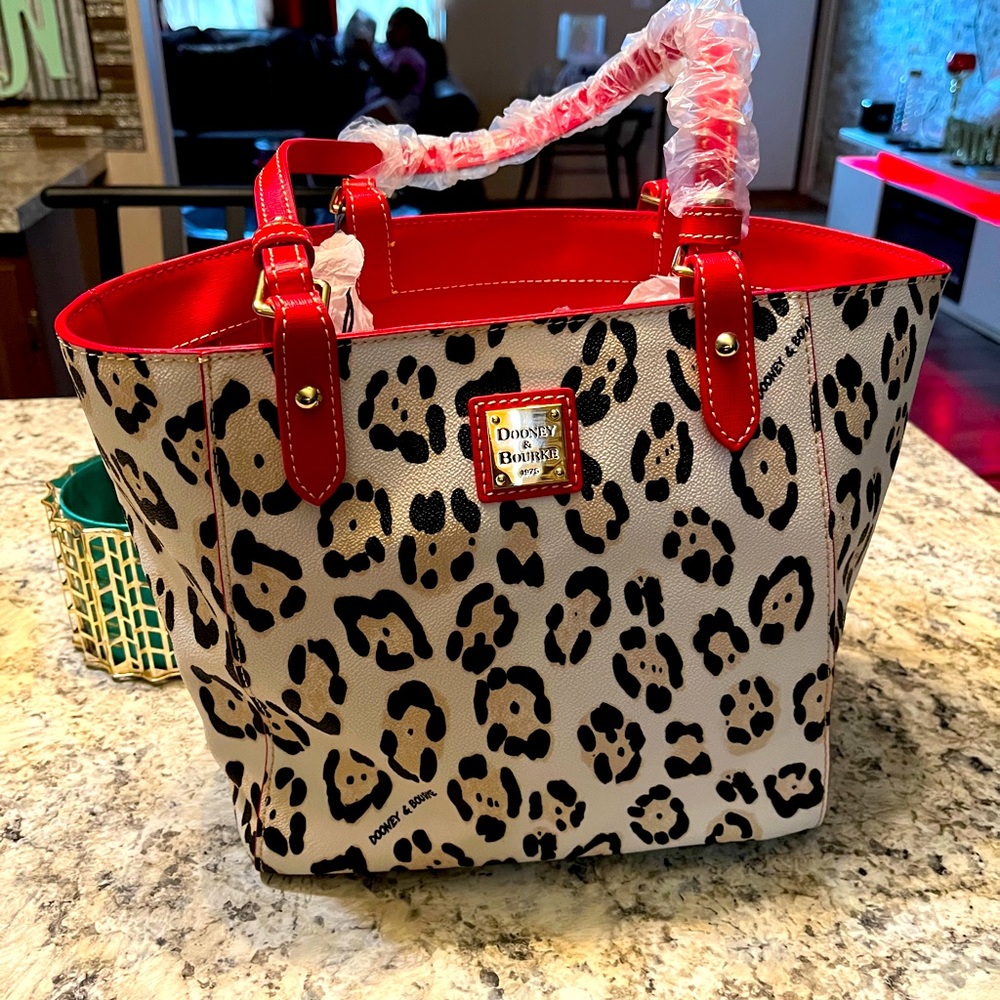 dooney and bourke leopard janie tote